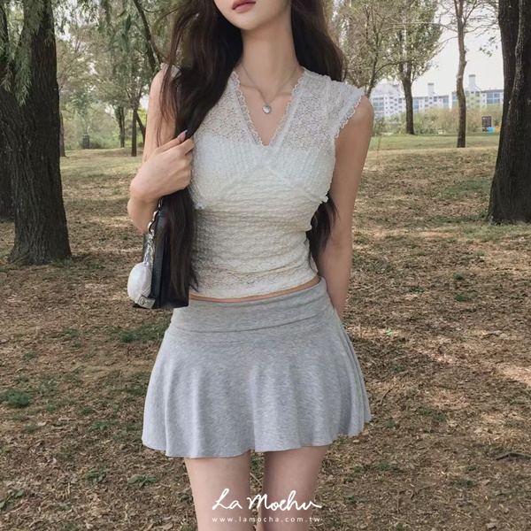 皺皺蕾絲V領滾邊背心